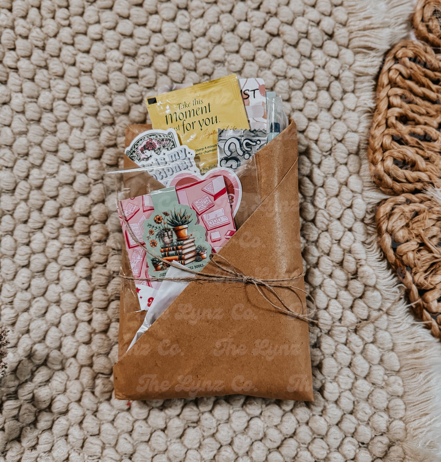 📦 Wholesale Listing: Blind Date With a Book