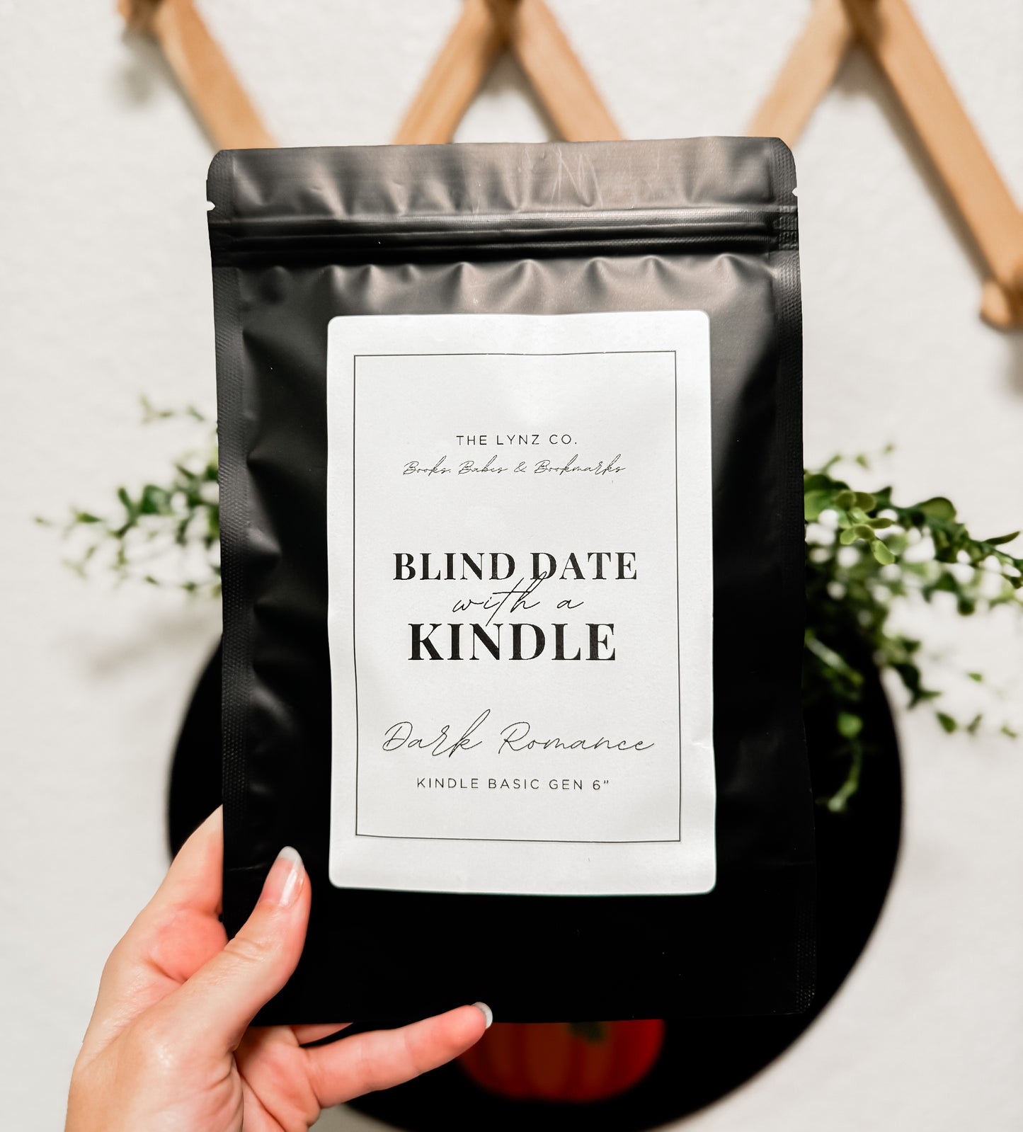 RTS Blind Date With A Kindle | Kindle Basic 6” | Dark Romance