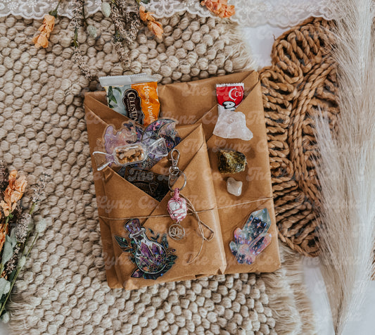 🔮 Mystic Surprise — Blind Date with an Oracle or Tarot Set & Magical Extras